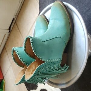 Circle G Turquoise Leather Distressed booties 9.5